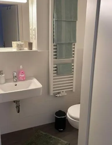 Helle Mitten In Der Altstadt Apartman